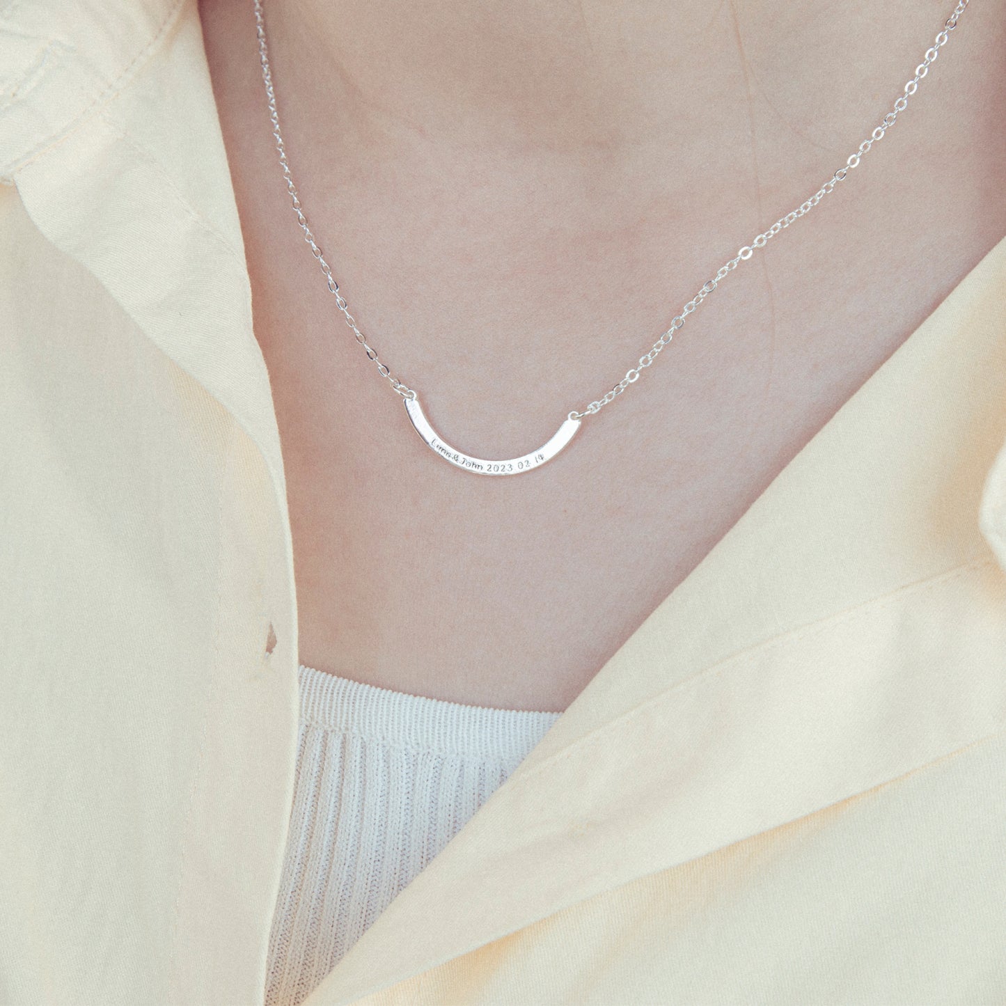 Curved Bar Necklace