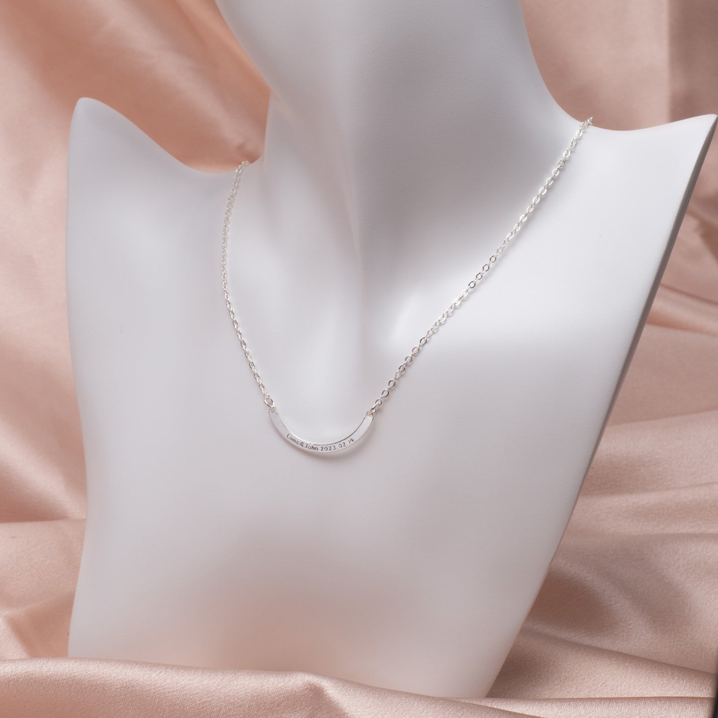 Curved Bar Necklace